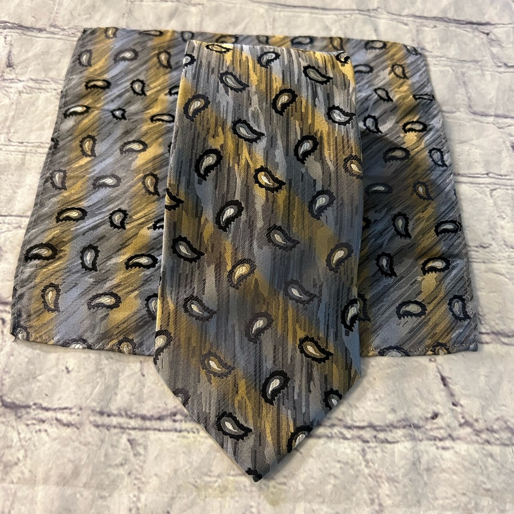 SOCRATES THE ART OF COLORS MENS GREY/BLACK/MUSTARD GOLD/WHITE TIE HANKY SET